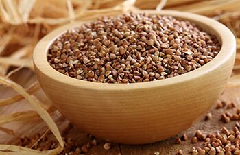 O trigo sarraceno é a dieta básica para evitar que a psoríase se repita
